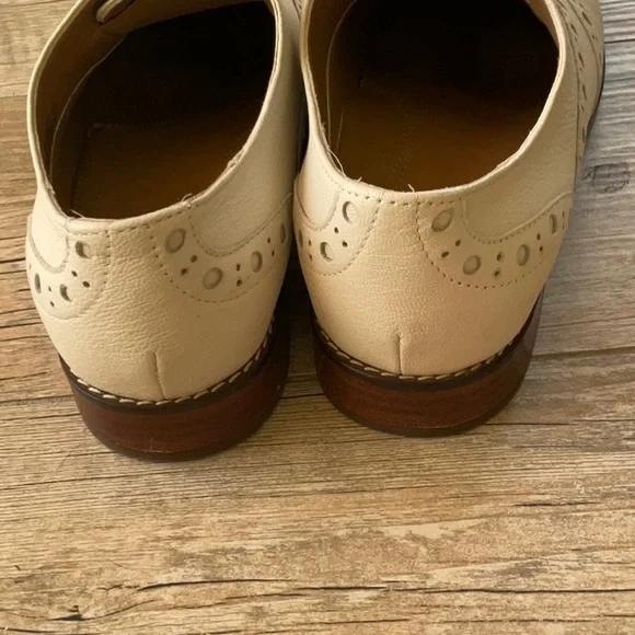 VIONIC Hadley Wingtip Oxford EUC - Picture 5 of 8